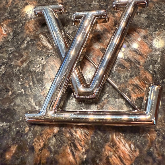 Silver LV Logo Brooch - Picture 1 of 6